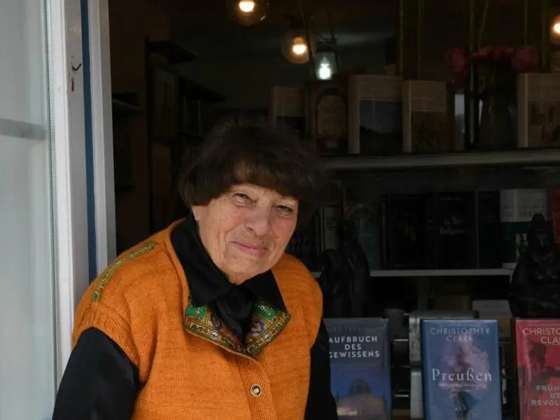 92-Jährige übergibt ihren legendären Buchladen auf Sylt