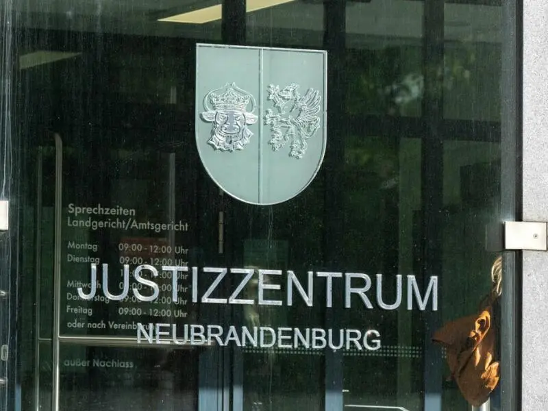 Prozessbeginn in Neubrandenburg