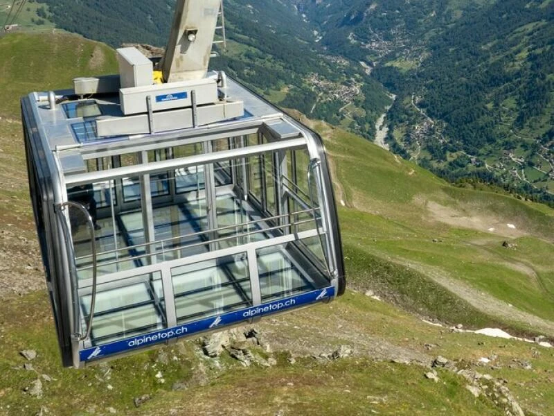 Glaskabinenbahn in Grimentz