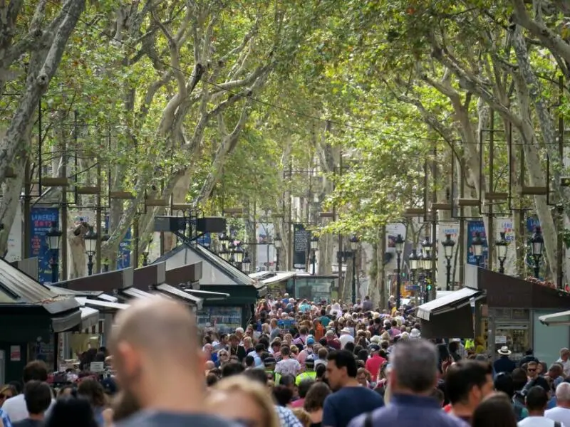 Volle Straßen in Barcelona