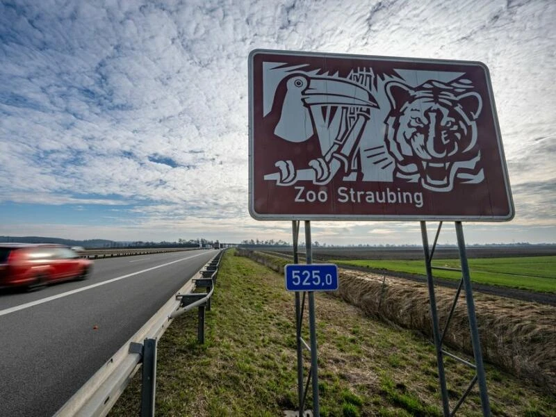 Ärger um braune Hinweisschilder an der Autobahn