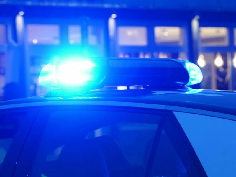 Polizisten bei Unfall verletzt