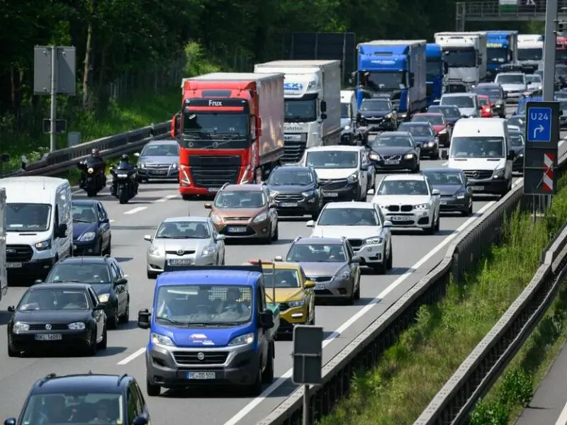 Reiseverkehr - Lage auf den niedersächsischen Autobahnen