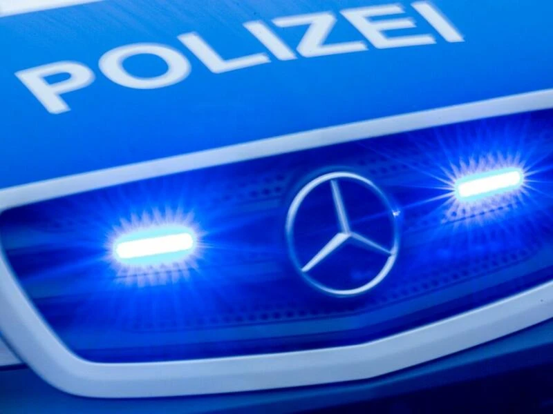 Polizeieinsatz mit Blaulicht