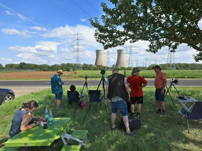 Sprengung der Kühltürme des Kernkraftwerkes Grafenrheinfeld