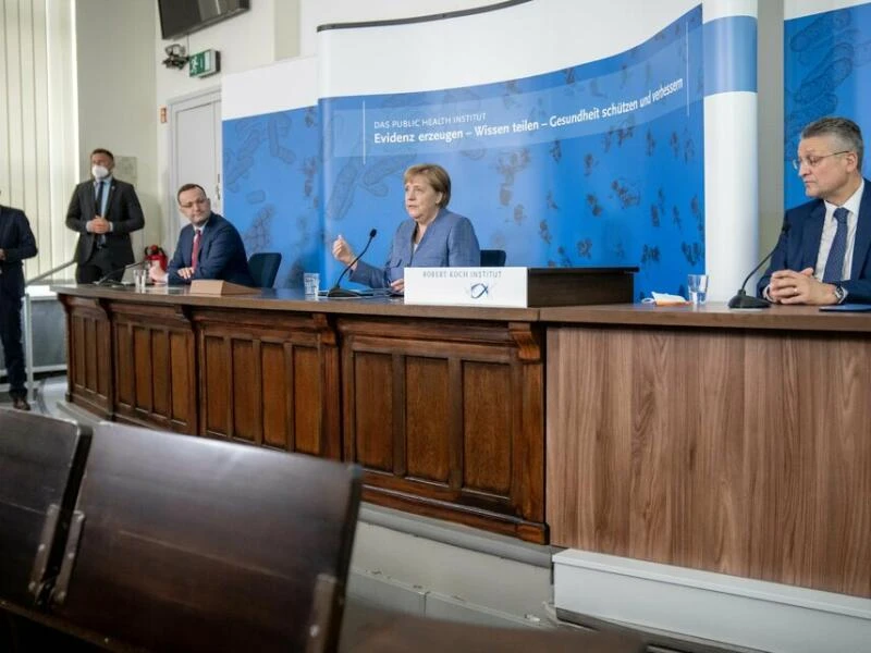 Merkel besucht Robert Koch-Institut RKI