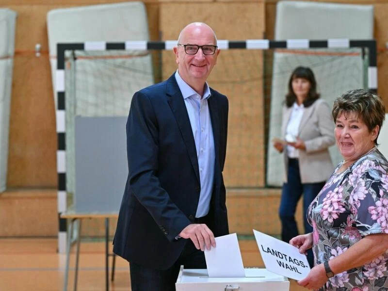 Landtagswahl in Brandenburg - Stimmabgabe Woidke