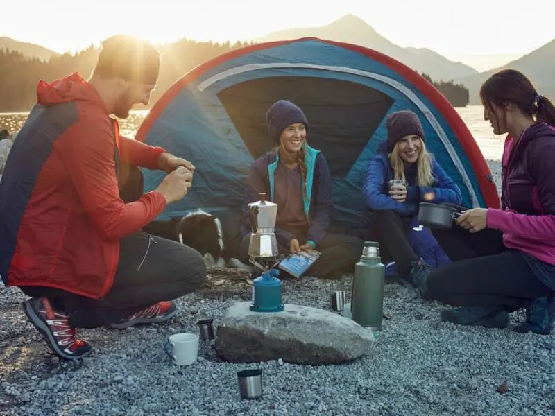 Lange Trekkingtouren: Dieses Essen sollte in den Rucksack