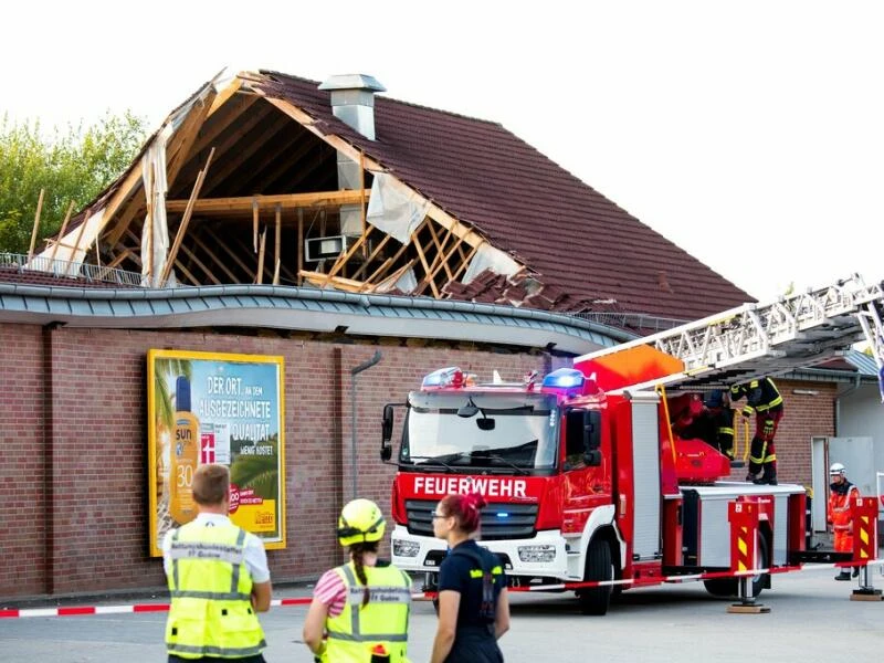 Supermarktdach in Ratzeburg eingestürzt