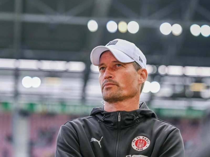 Trainer Alexander Blessin vom  FC St. Pauli