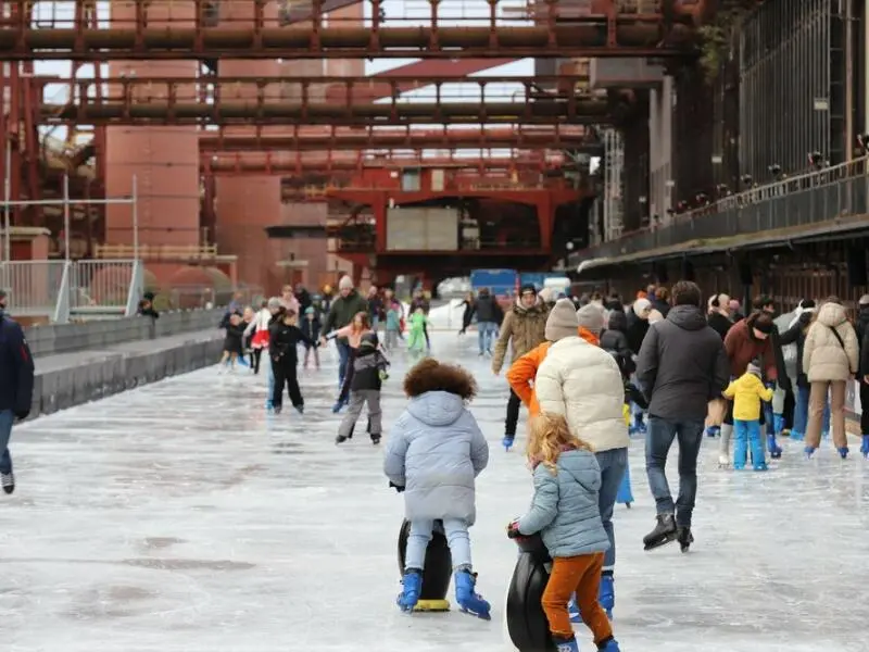 Zollverein startet in neue Eisbahnsaison
