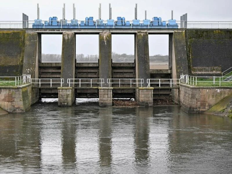 Hochwasserrückhaltebecken Straußfurt