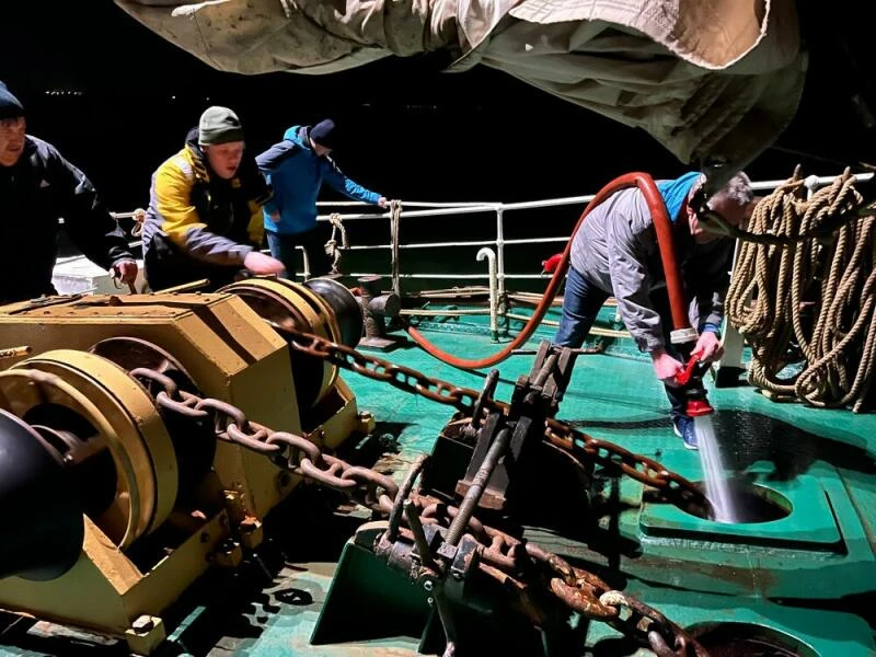 Anpacken bei Nacht an Bord der «Großherzogin Elisabeth»