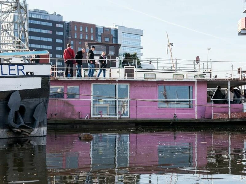 Olli Schulz und Fynn Kliemann haben ihr Hausboot verkauft