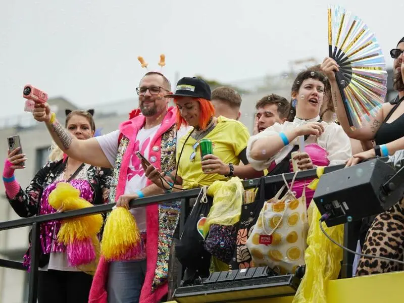 46. Berlin Pride Umzug zum Christopher Street Day