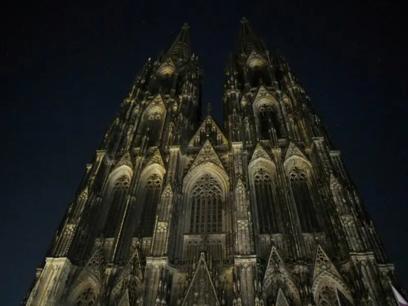 Earth Hour - Köln bleibt dunkel