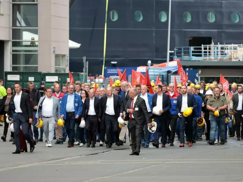 Bundeskanzler Scholz besucht Meyer Werft