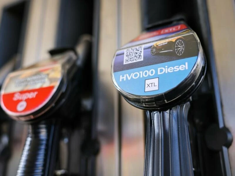 Eröffnung einer Tankstelle für HVO100 Diesel