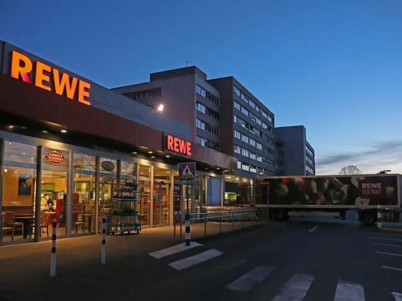 Rewe eröffnet neues Lager in Magdeburg