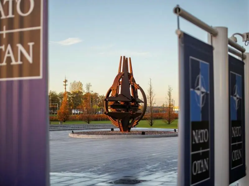 Nato-Skulptur