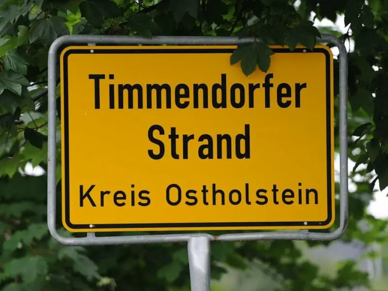 Lübeck und Timmendorfer Strand wollen Bäderbahn behalten