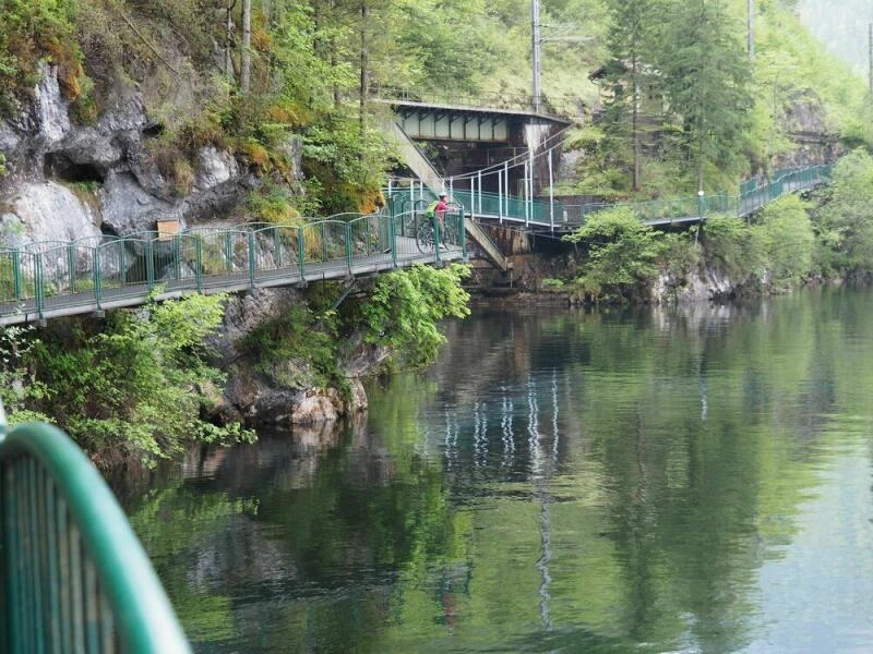 Ein Steg am Hallstätter See