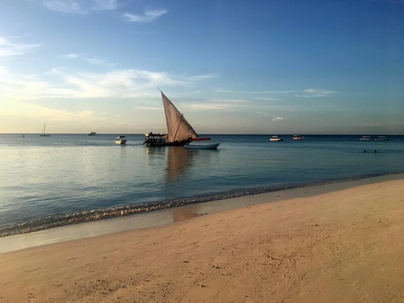 Ein Strand in Sansibar