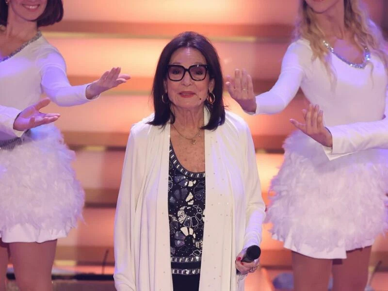 Sängerin Nana Mouskouri wird 90