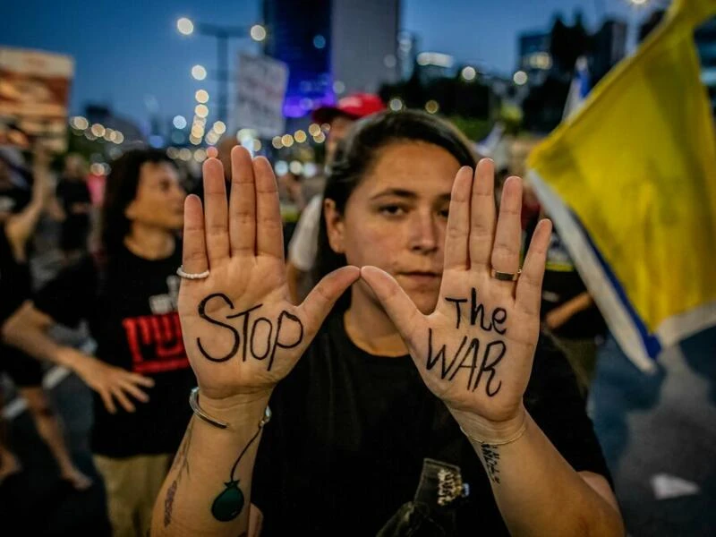 Nahostkonflikt - Geiselfamilien protestieren in Tel Aviv