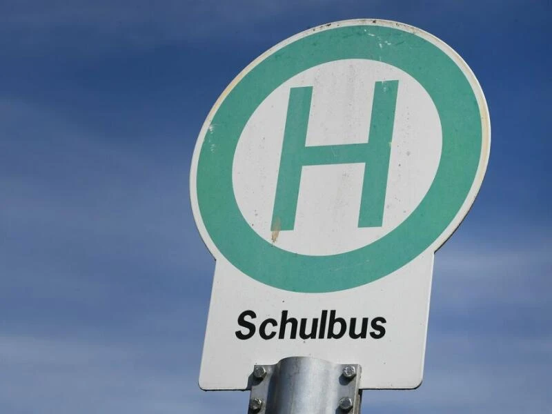 Unfall mit Schulbus