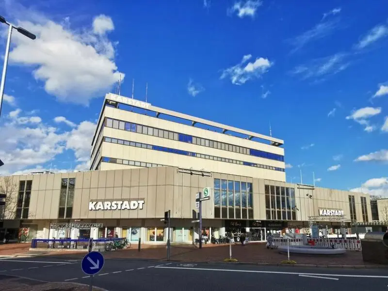 Ex-Karstadt-Filiale in Harburg an Hamburg übergeben