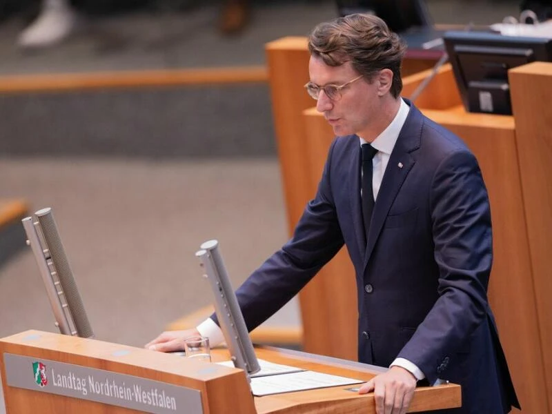 Wüst will Landtag unterrichten