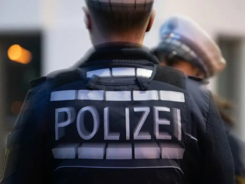 Mann in Thüringen lebensbedrohlich verletzt - Polizei im
