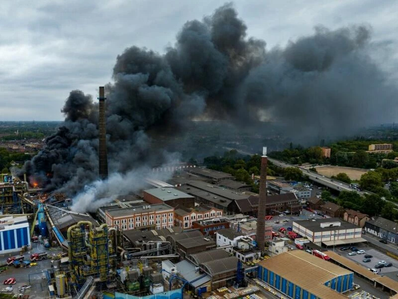 Brand in Duisburger Chemiewerk