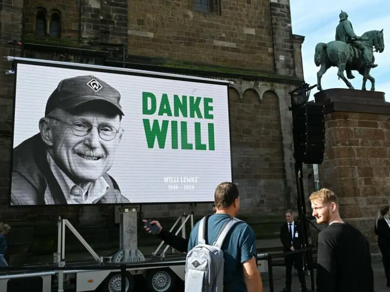 Große Trauerfeier für Willi Lemke im Bremer Dom