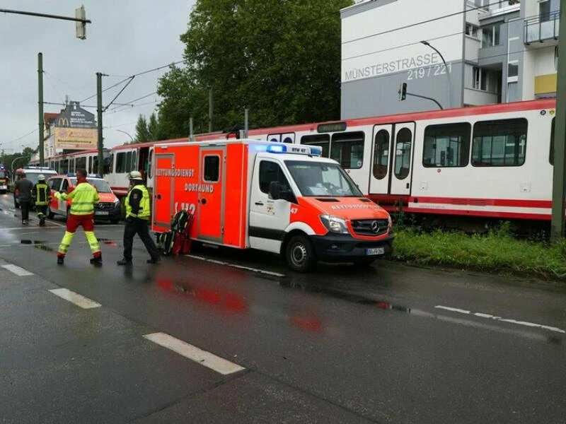 Kind von Straßenbahn erfasst