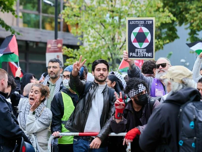 Propalästinensische Proteste gegen Vortrag von Beck