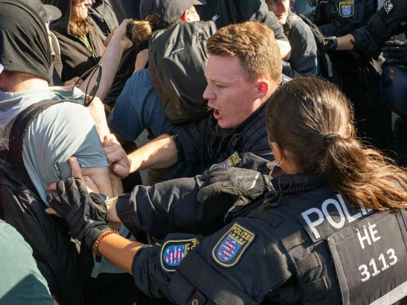 Landesparteitag AfD Hessen - Protest