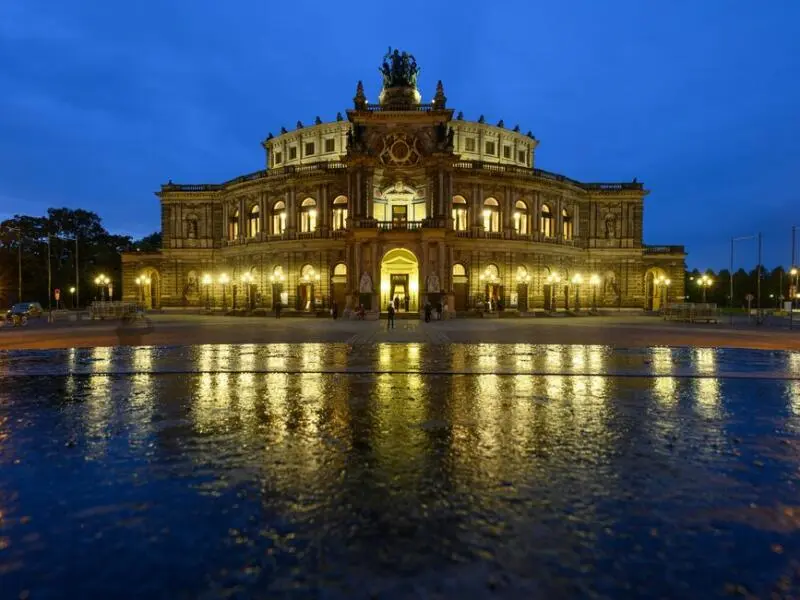 Außenansicht der Semperoper Dresden