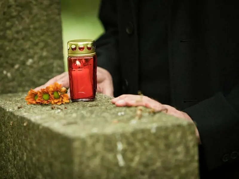 Besuch auf dem Friedhof