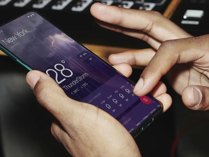 OnePlus 8T: Günstiges High-End-Smartphone im Test
