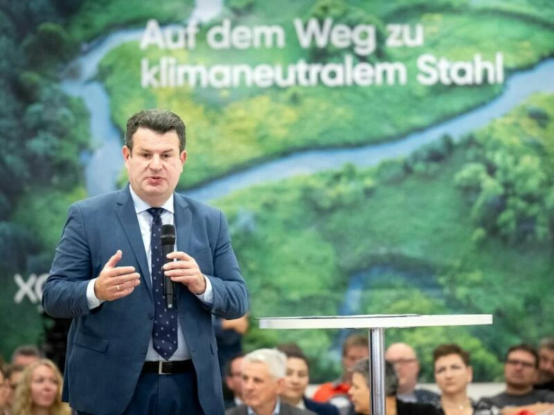 Bundesarbeitsminister Heil besucht Bremer Stahlwerk