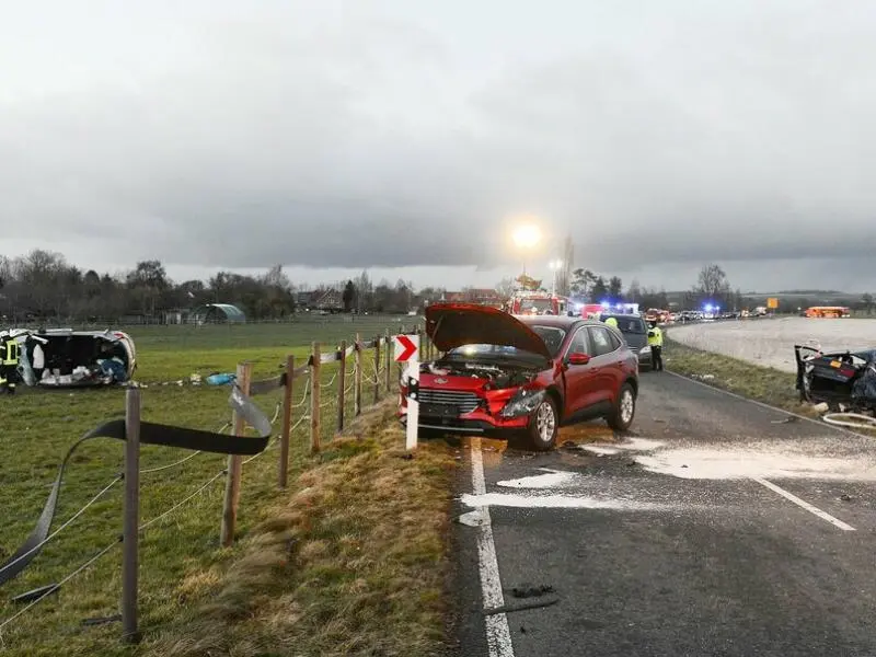 Prozess nach illegalem Autorennen beginnt erneut