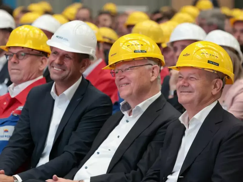 Bundeskanzler Scholz besucht Meyer Werft