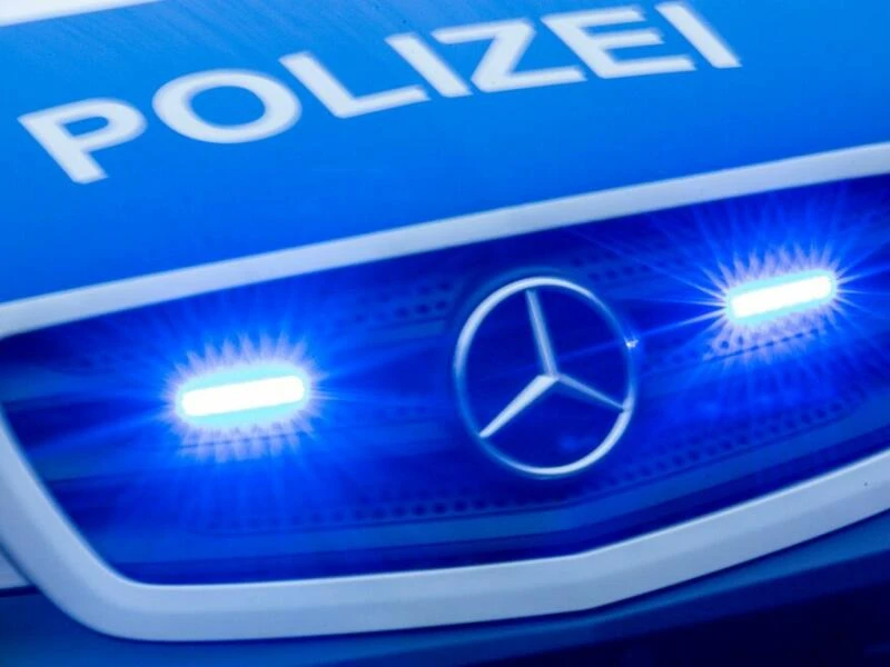 Polizeieinsatz mit Blaulicht