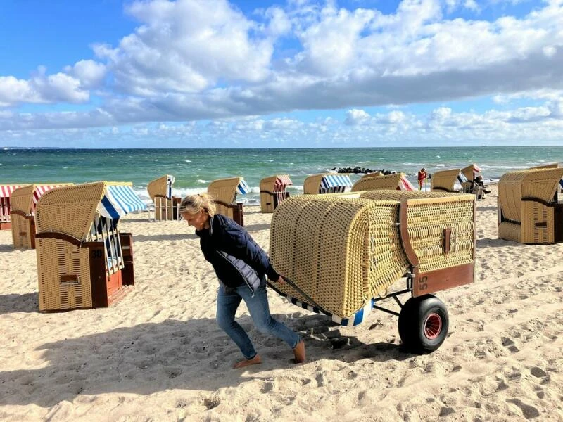 Strandkörbe werden abgebaut