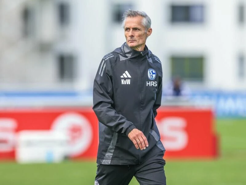 Erstes Training des FC Schalke 04 mit neuem Trainer