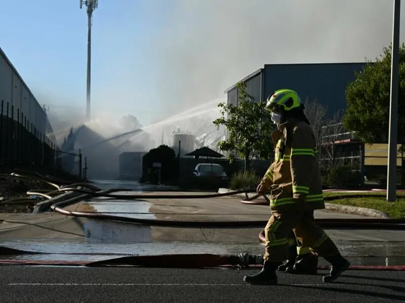 Giftwolke nach Explosion in Chemiefabrik