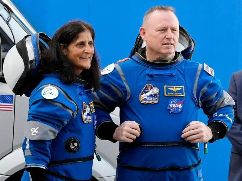 Nasa-Astronauten Suni Williams (l) und Barry Wilmore