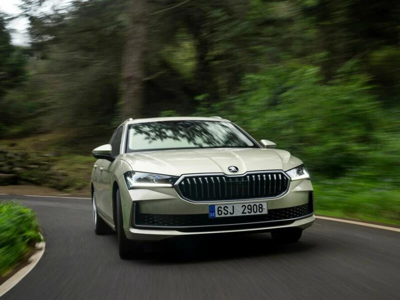 So stellt der Skoda Superb auch Luxus-Kombis in den Schatten